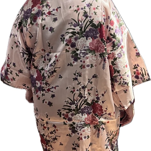 🌟NWOT! Floral Satin Kimono Robe - Picture 3 of 6
